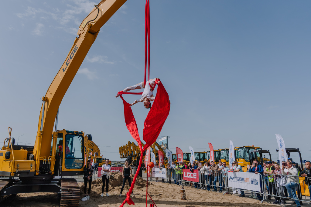 «Русбизнесавто» в Саратове: Top Driver Excavator Challenge и новый дилерский центр