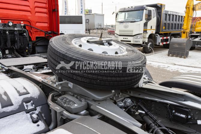 Купить Тягач SITRAK C7H MAX 6x4 ( ZZ4256V364HE )/ с КОМ без АДР/ 540 лс/ МКПП/ 3.5"/ рессора/ метал.бампер в компании Русбизнесавто - изображение 7