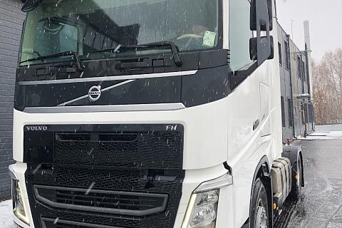 Volvo FH-TRUCK 4x2, АКПП седельный тягач б/у (2020г., 498 000 км.)