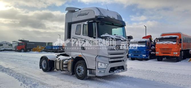 Купить Седельный тягач FAW J7 4x2, б/у (2023 г., 82 931 км.)(1431) новая резина задняя ось в компании Русбизнесавто - изображение 5